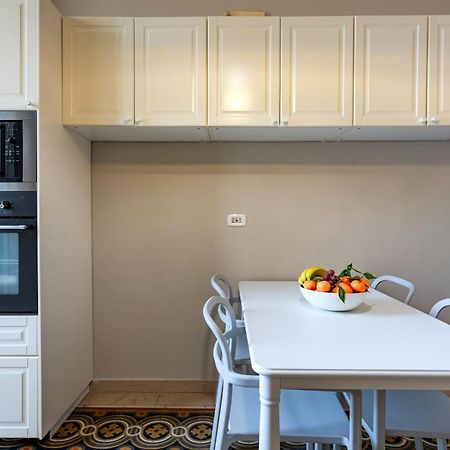 100Mq Maison Paradise - Central & Elegant Apt Bari Bagian luar foto