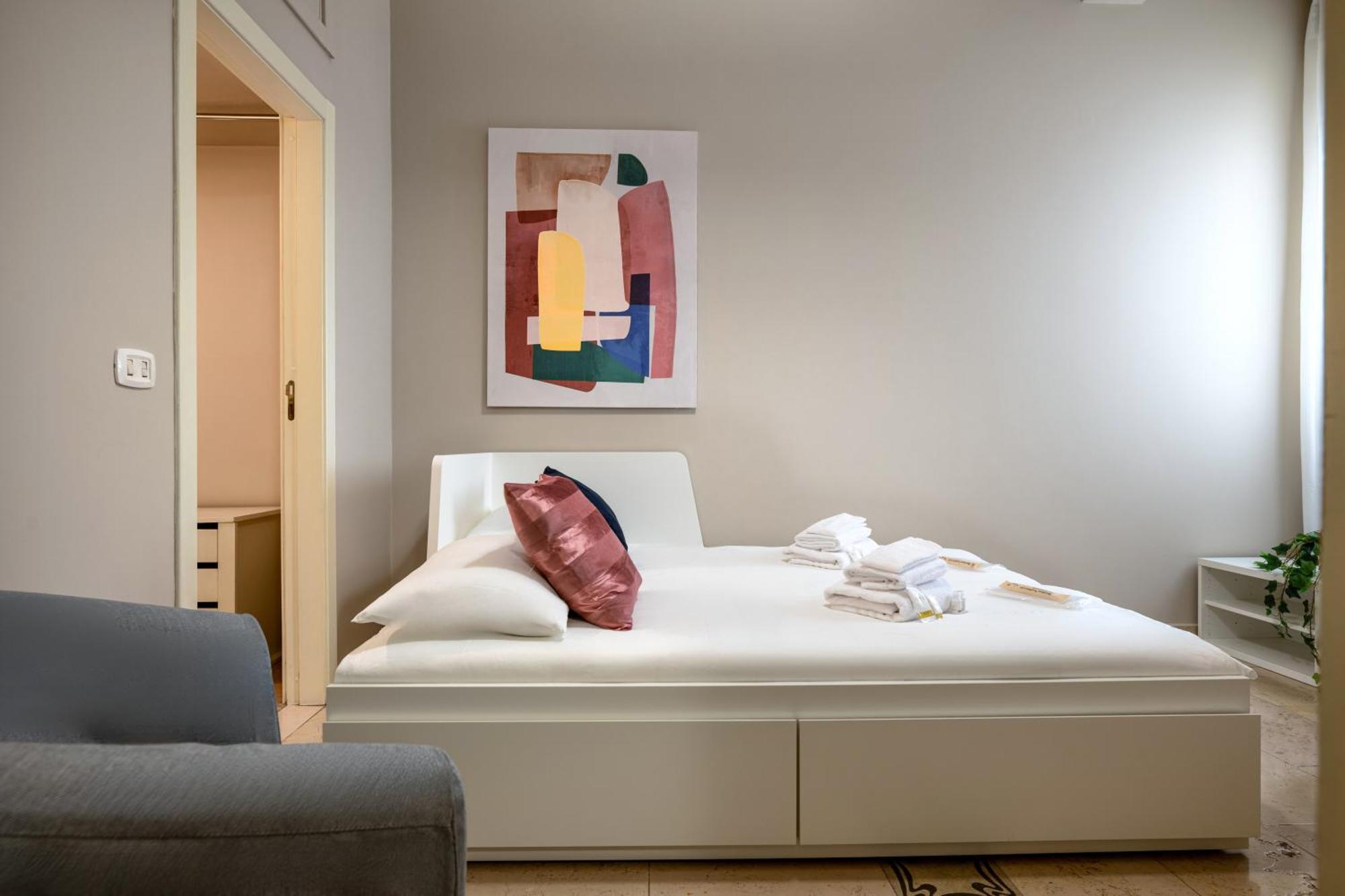 100Mq Maison Paradise - Central & Elegant Apt Bari Bagian luar foto