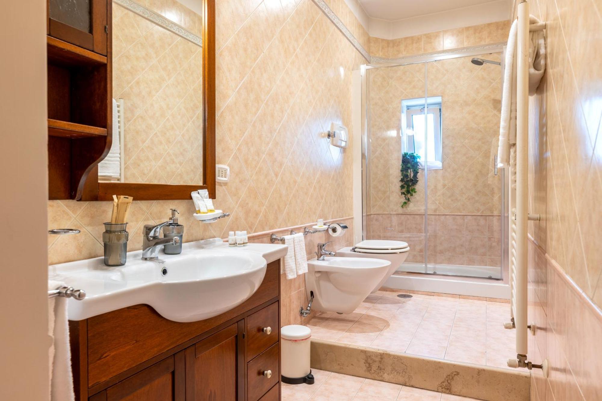 100Mq Maison Paradise - Central & Elegant Apt Bari Bagian luar foto