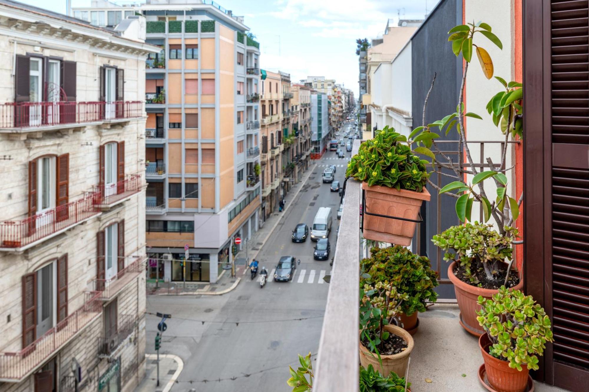 100Mq Maison Paradise - Central & Elegant Apt Bari Bagian luar foto