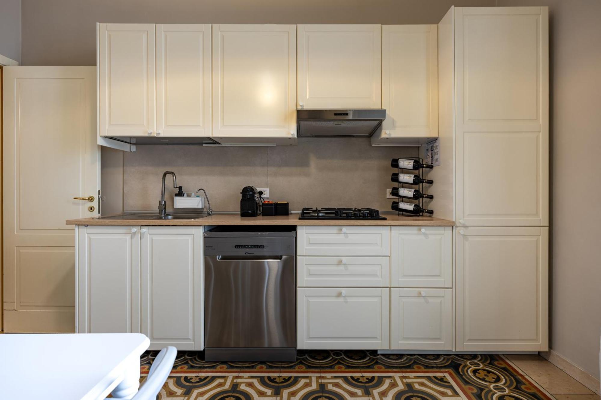 100Mq Maison Paradise - Central & Elegant Apt Bari Bagian luar foto