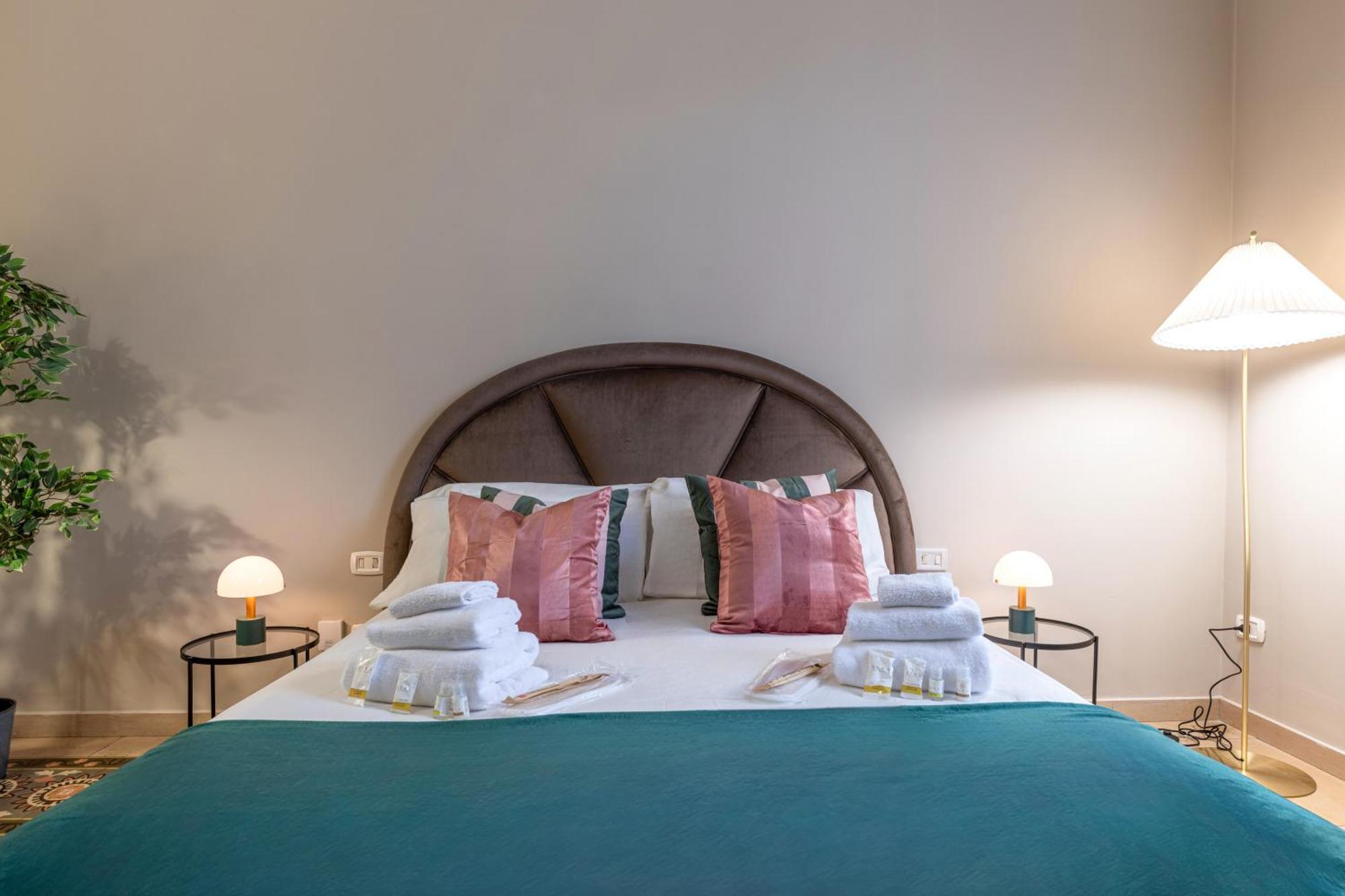 100Mq Maison Paradise - Central & Elegant Apt Bari Bagian luar foto